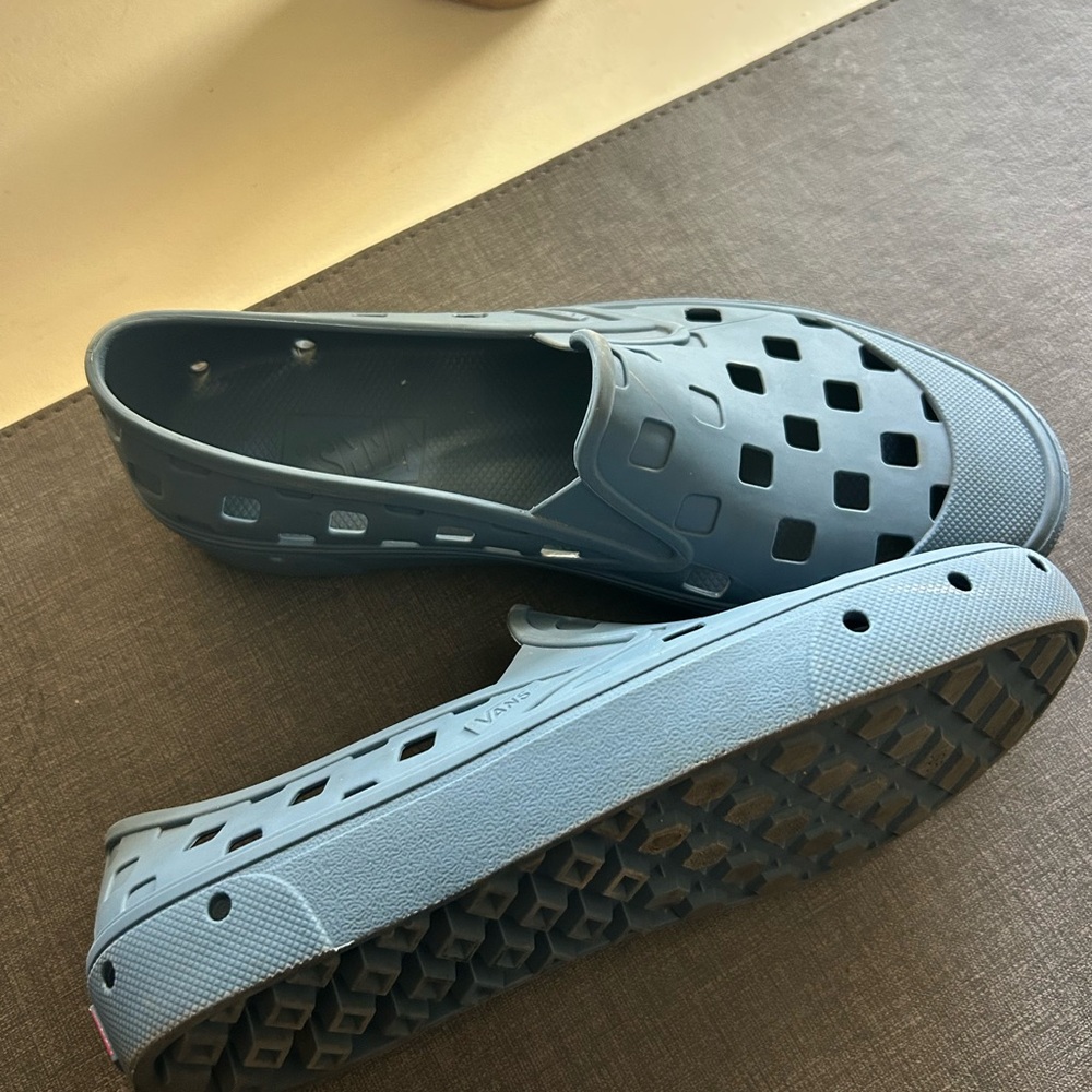Vans Slip-On Trek shoes in pewter blue/gray size 5 boys/men - Picture 2 of 5